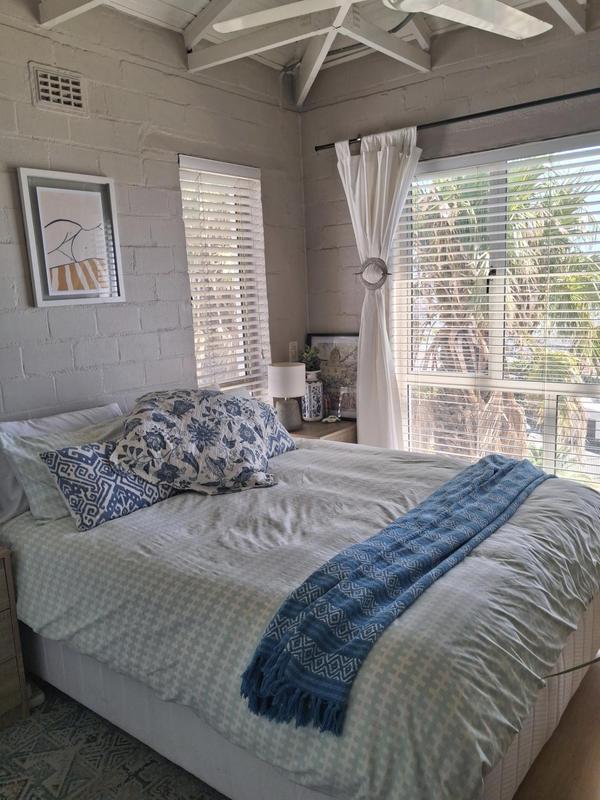 2 Bedroom Property for Sale in Vredehoek Western Cape